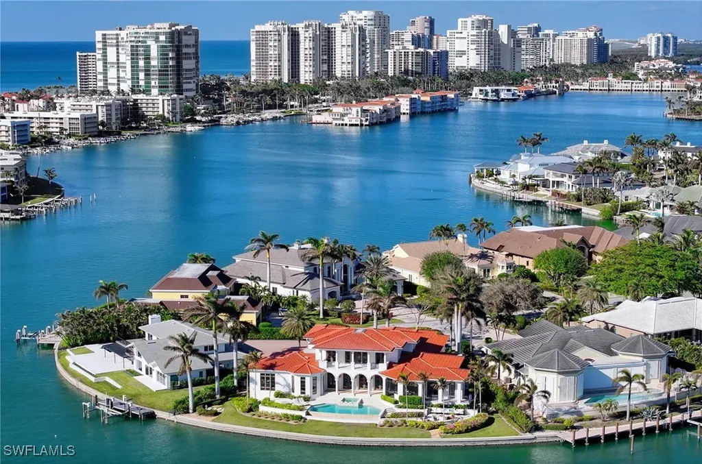 210 Cuddy Court Naples FL 34103