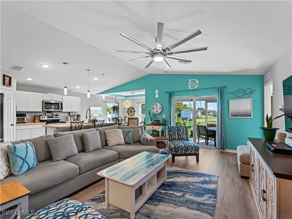 917 NW 13th Avenue Cape Coral FL 33993