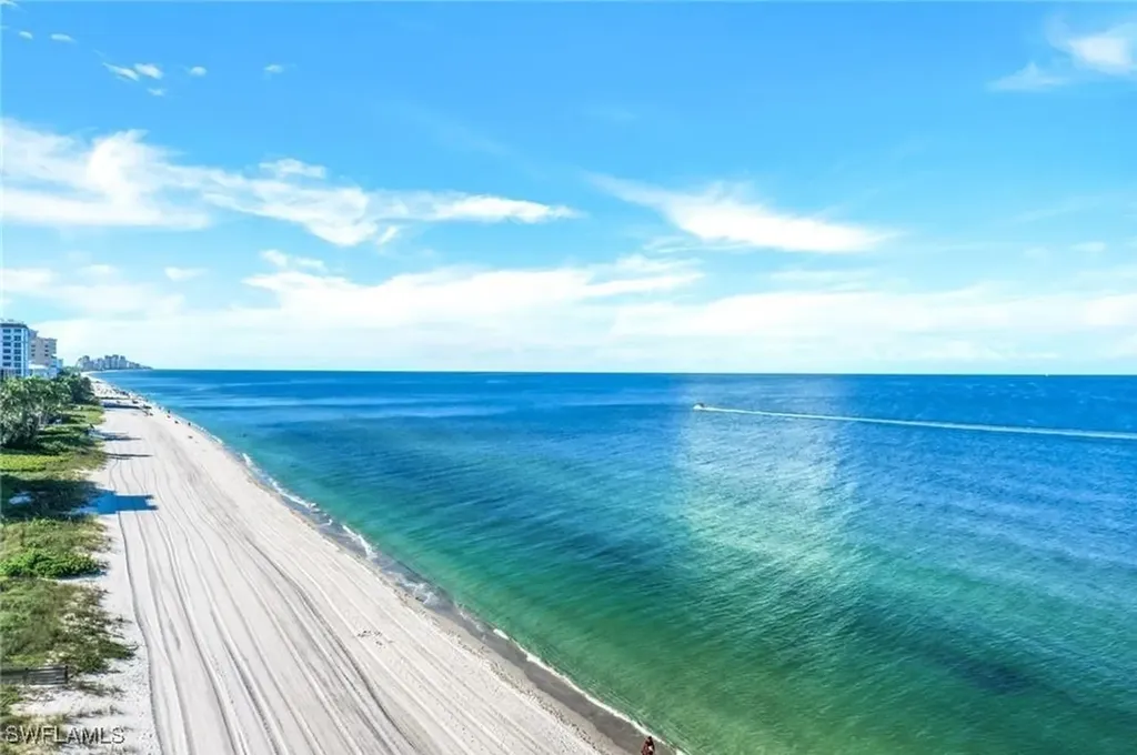 684 110th Avenue N Naples FL 34108