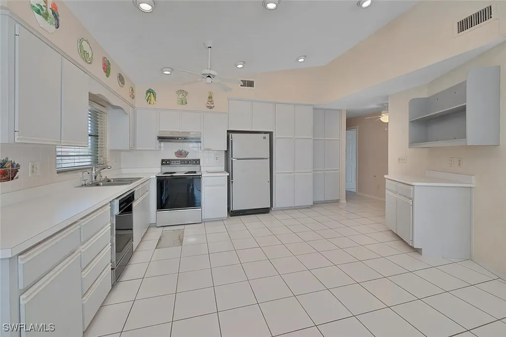 684 110th Avenue N Naples FL 34108