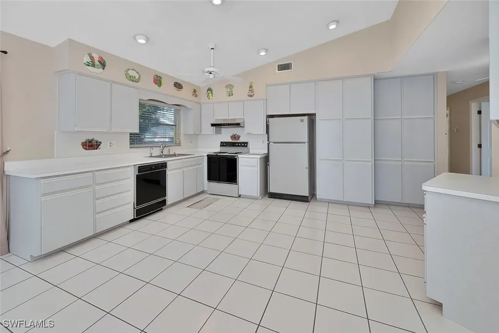 684 110th Avenue N Naples FL 34108