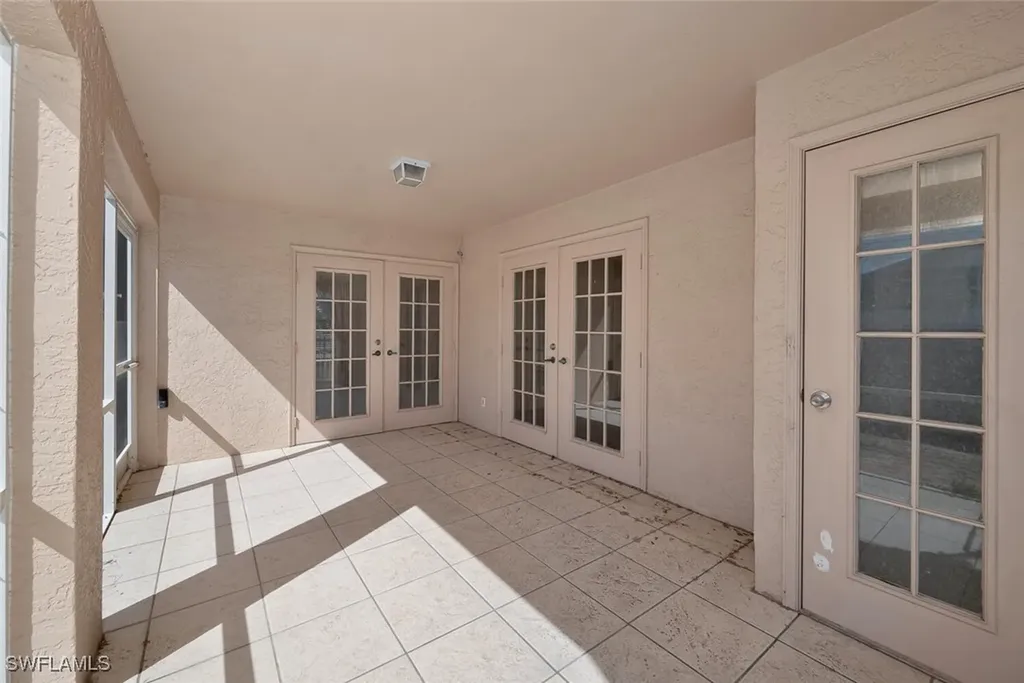 684 110th Avenue N Naples FL 34108