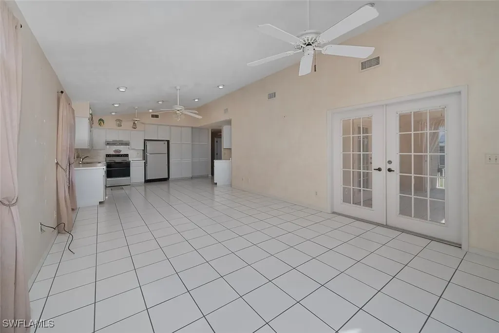 684 110th Avenue N Naples FL 34108