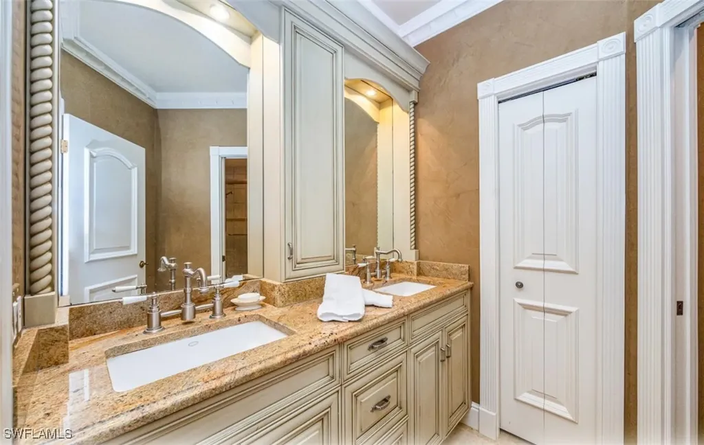 198 Monterey Drive Naples FL 34119