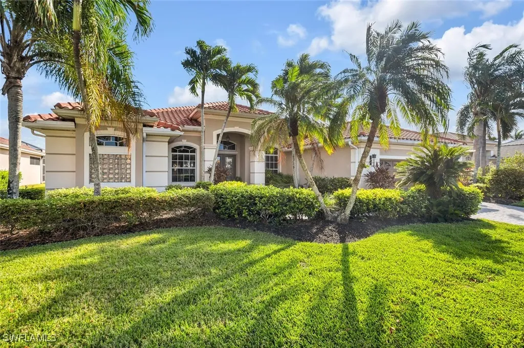 5035 Cerromar Drive Naples FL 34112
