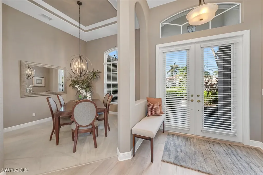 5035 Cerromar Drive Naples FL 34112