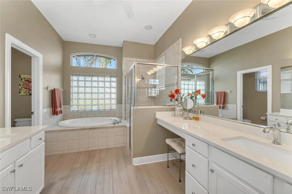 5035 Cerromar Drive Naples FL 34112