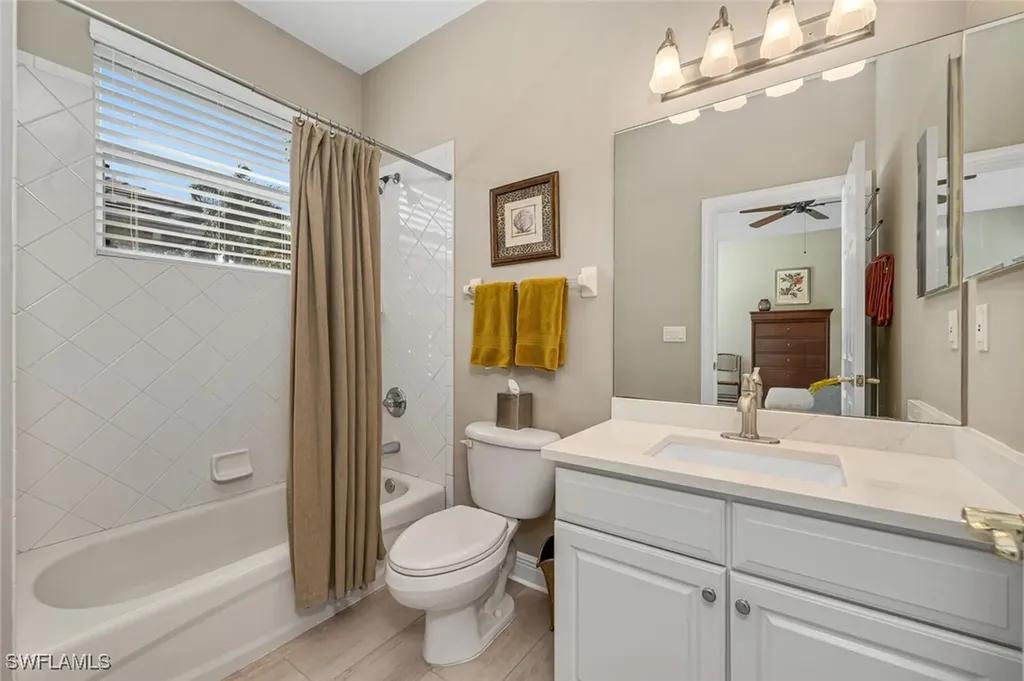 5035 Cerromar Drive Naples FL 34112