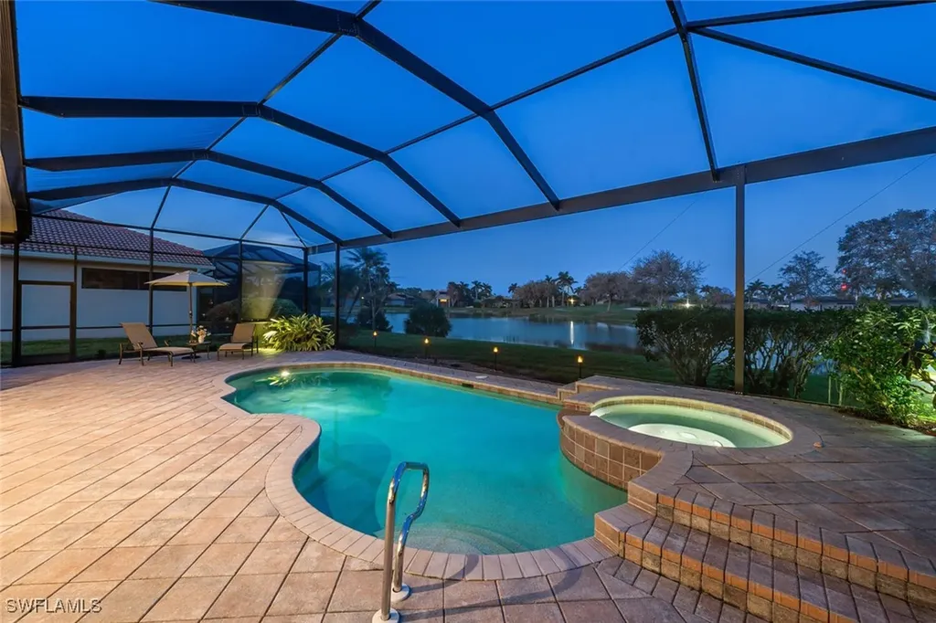 5035 Cerromar Drive Naples FL 34112