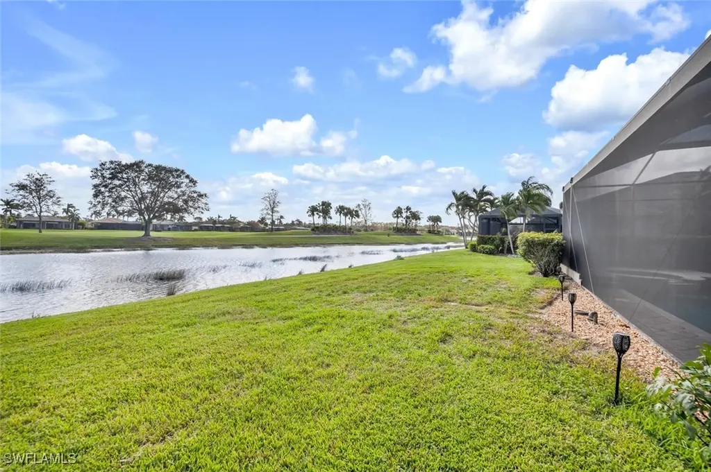 5035 Cerromar Drive Naples FL 34112