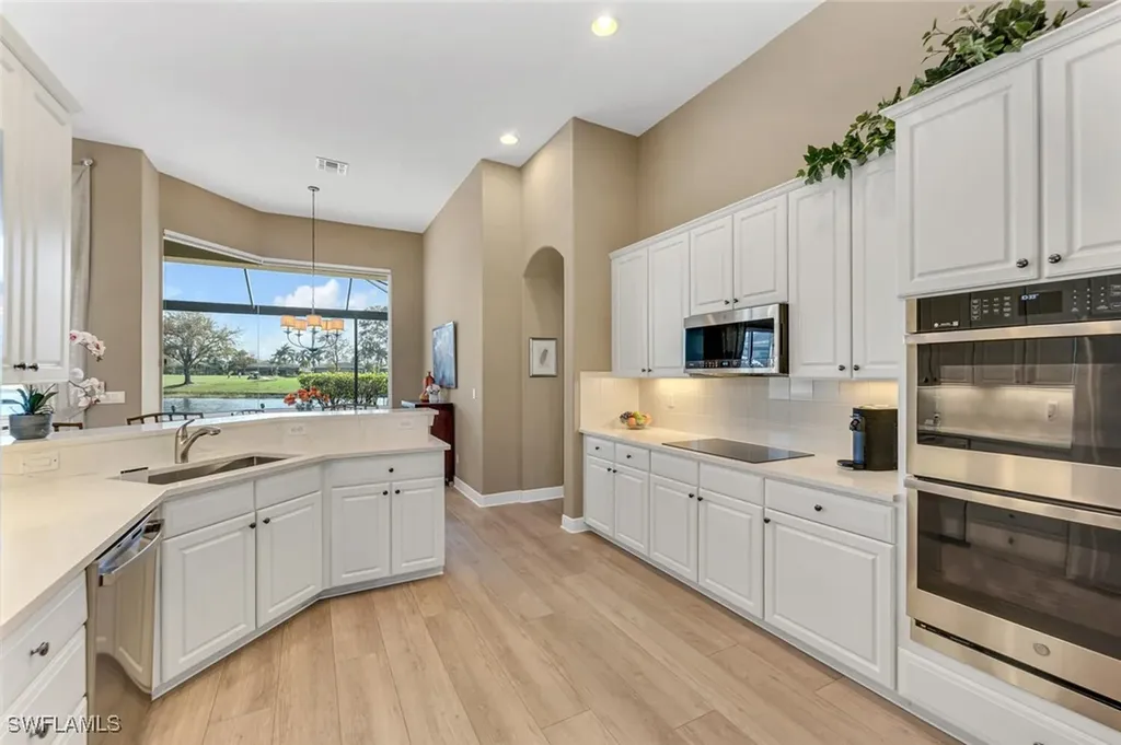 5035 Cerromar Drive Naples FL 34112