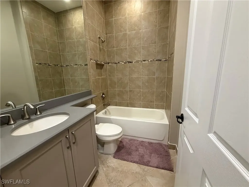 3195 Pacific Drive Naples FL 34119