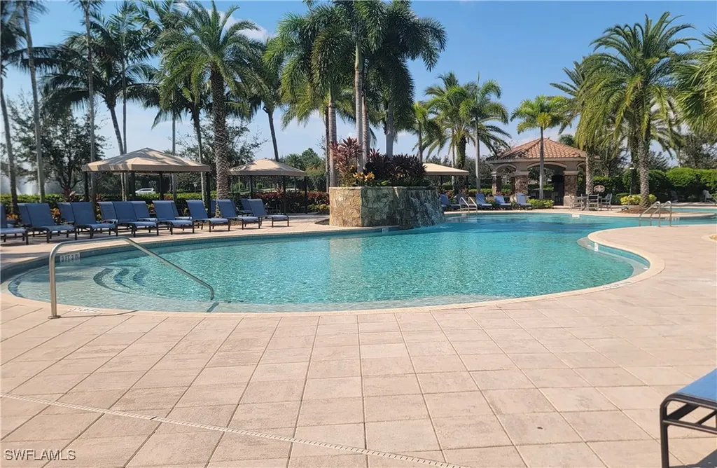 3195 Pacific Drive Naples FL 34119