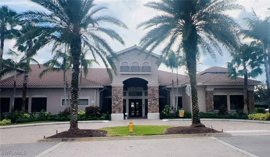 3195 Pacific Drive Naples FL 34119