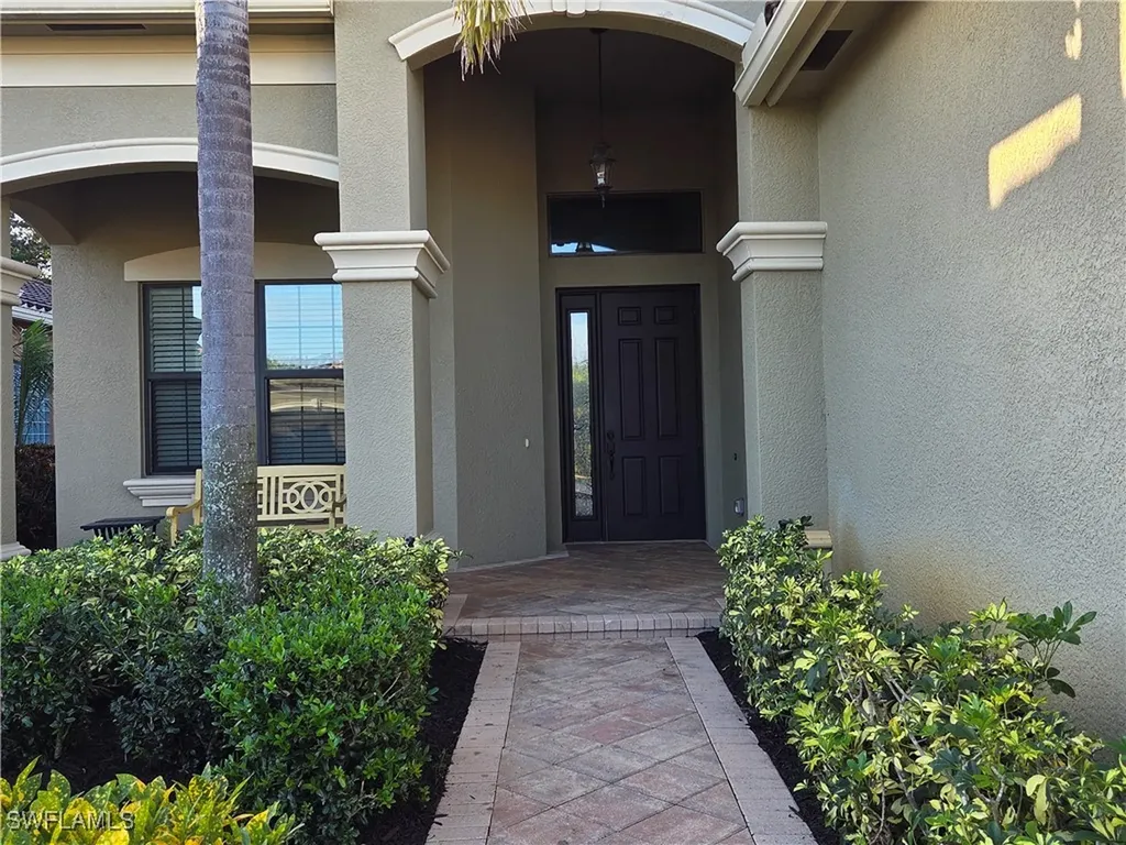 3195 Pacific Drive Naples FL 34119