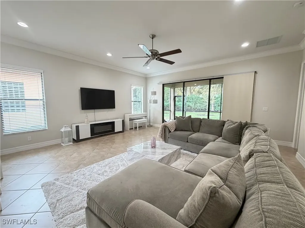 3195 Pacific Drive Naples FL 34119