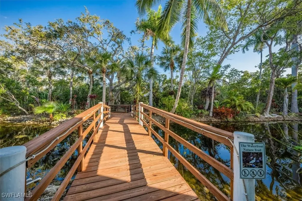 2233 Anchorage Lane Naples FL 34104