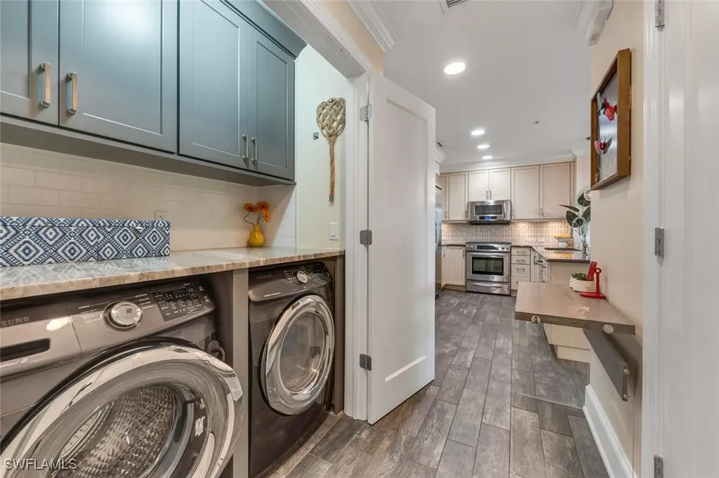 9123 Strada Place Naples FL 34108