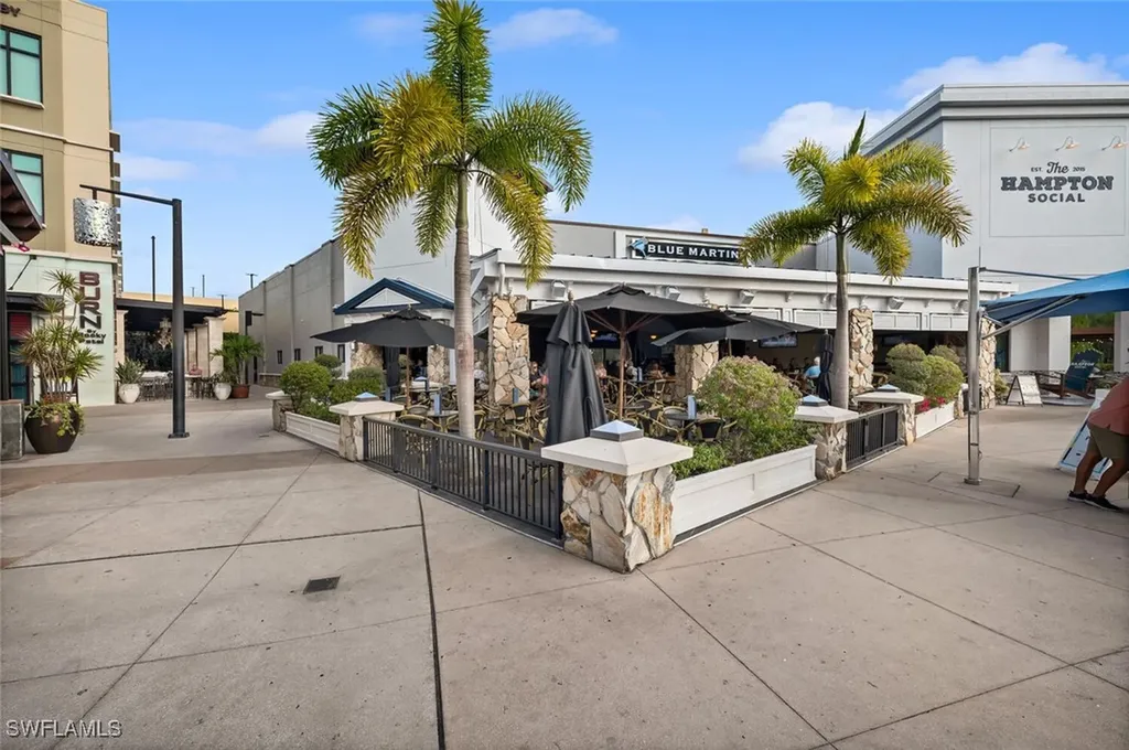 9123 Strada Place Naples FL 34108