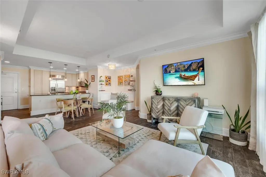 9123 Strada Place Naples FL 34108