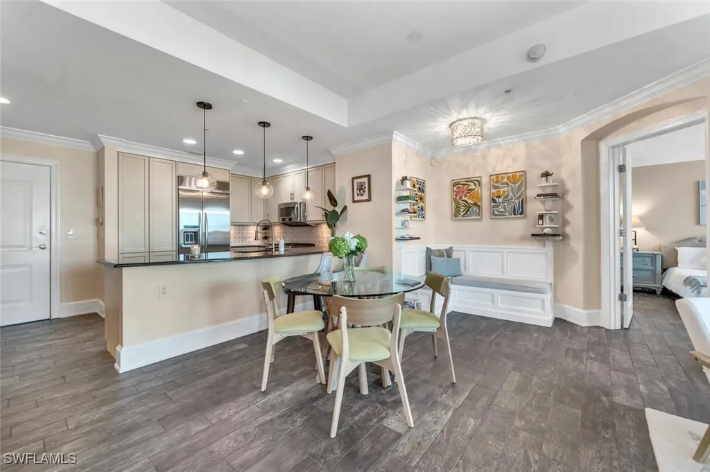 9123 Strada Place Naples FL 34108