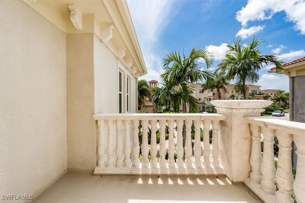 575 Avellino Isle Circle Naples FL 34119