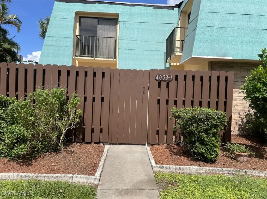 4053 Sandlewood Lane Fort Myers FL 33907