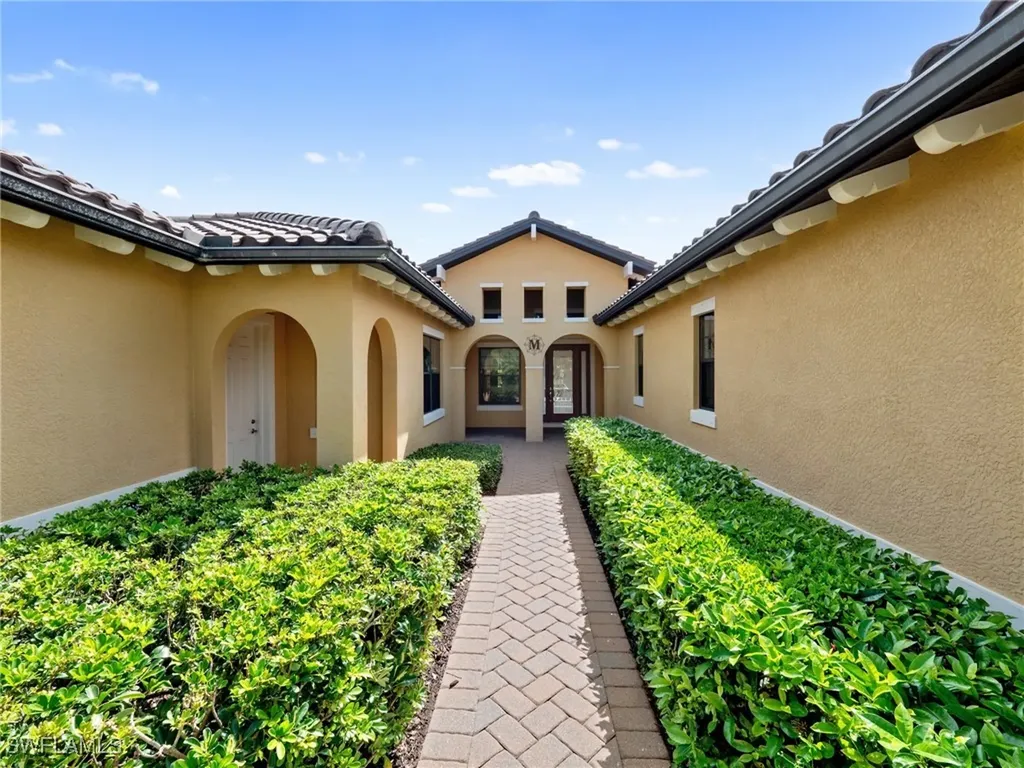 10125 Belcrest Boulevard Fort Myers FL 33913