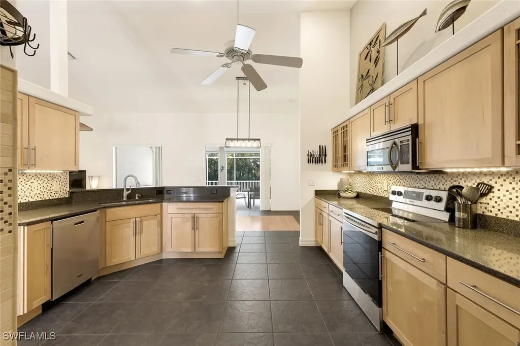 1220 SE 13th Avenue Cape Coral FL 33990