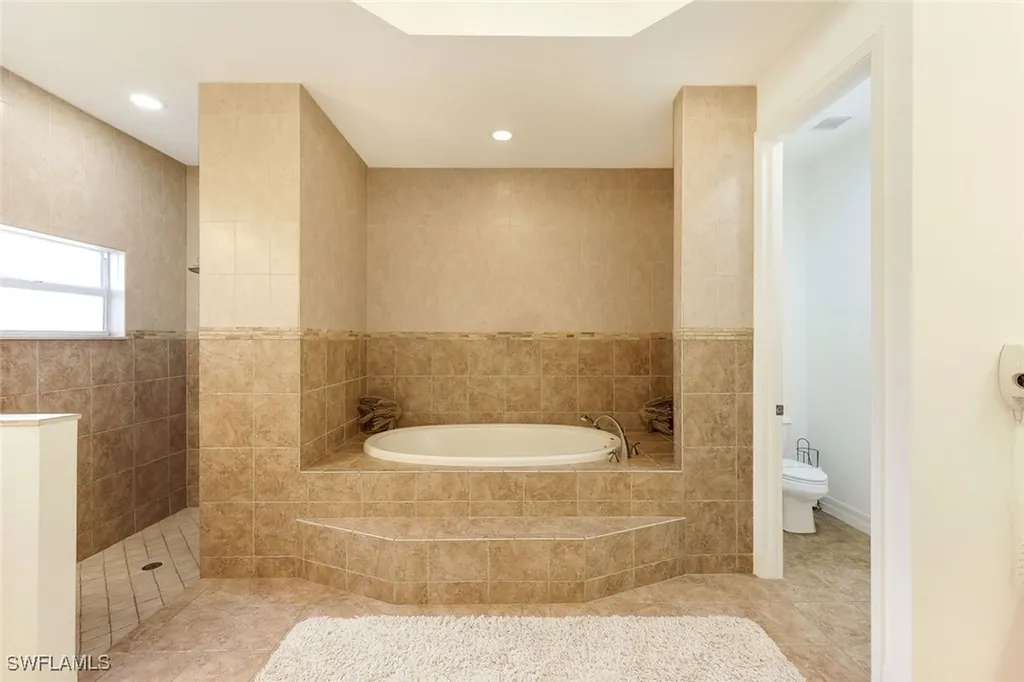1220 SE 13th Avenue Cape Coral FL 33990
