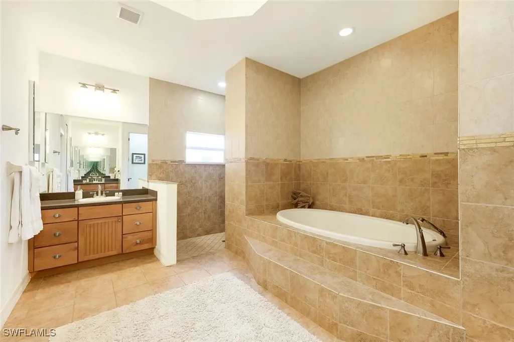 1220 SE 13th Avenue Cape Coral FL 33990