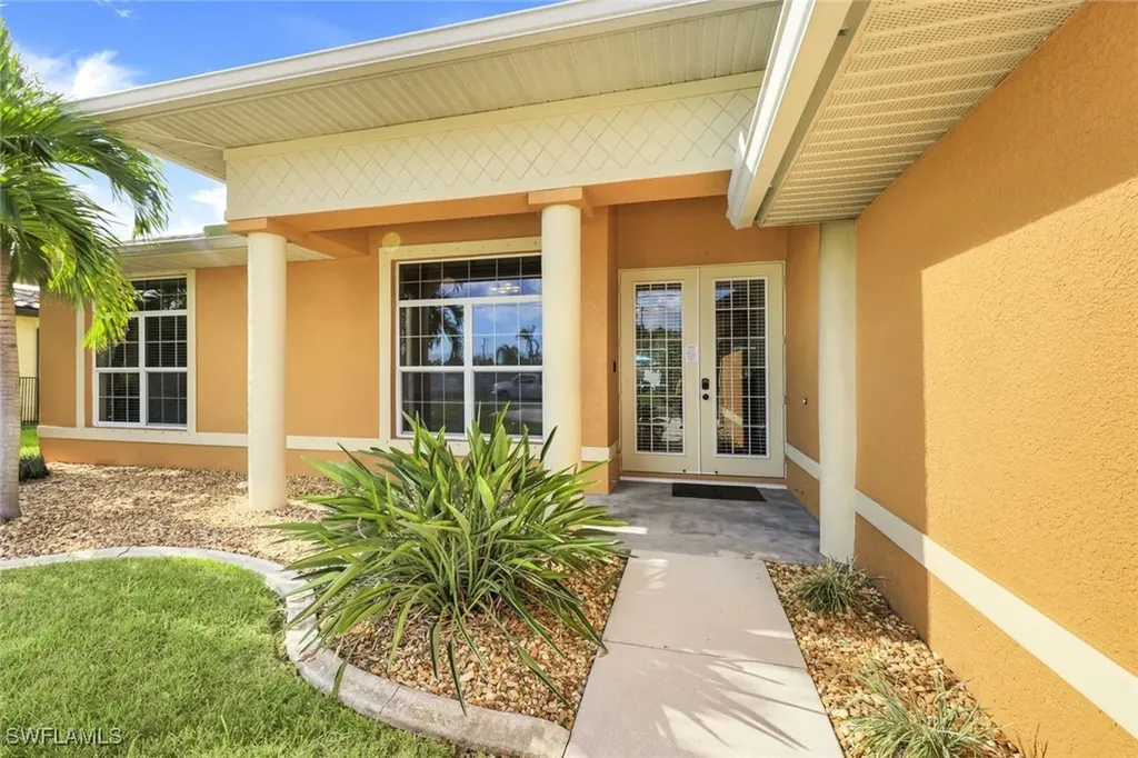 1220 SE 13th Avenue Cape Coral FL 33990