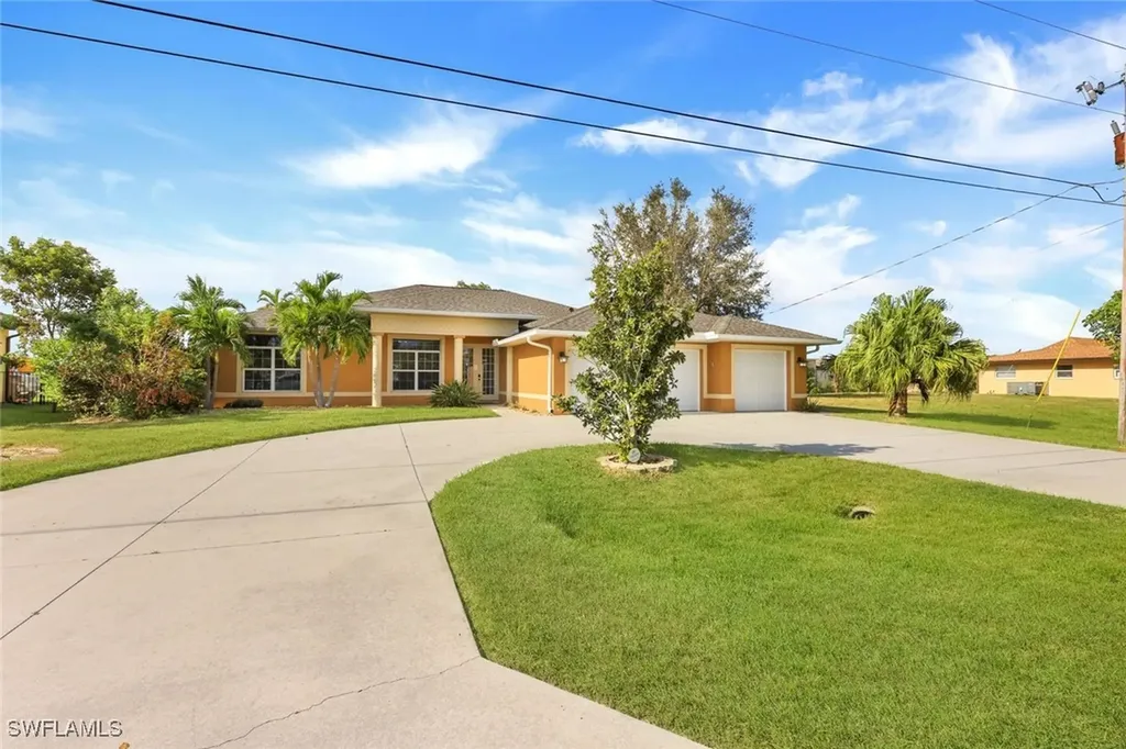1220 SE 13th Avenue Cape Coral FL 33990