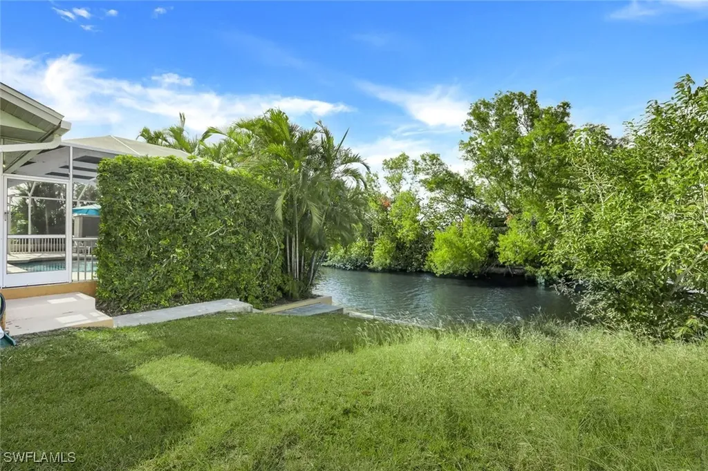 1220 SE 13th Avenue Cape Coral FL 33990