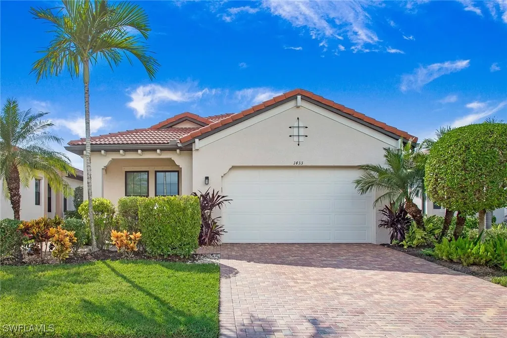 Naples FL, 1433 Lucena Lane S