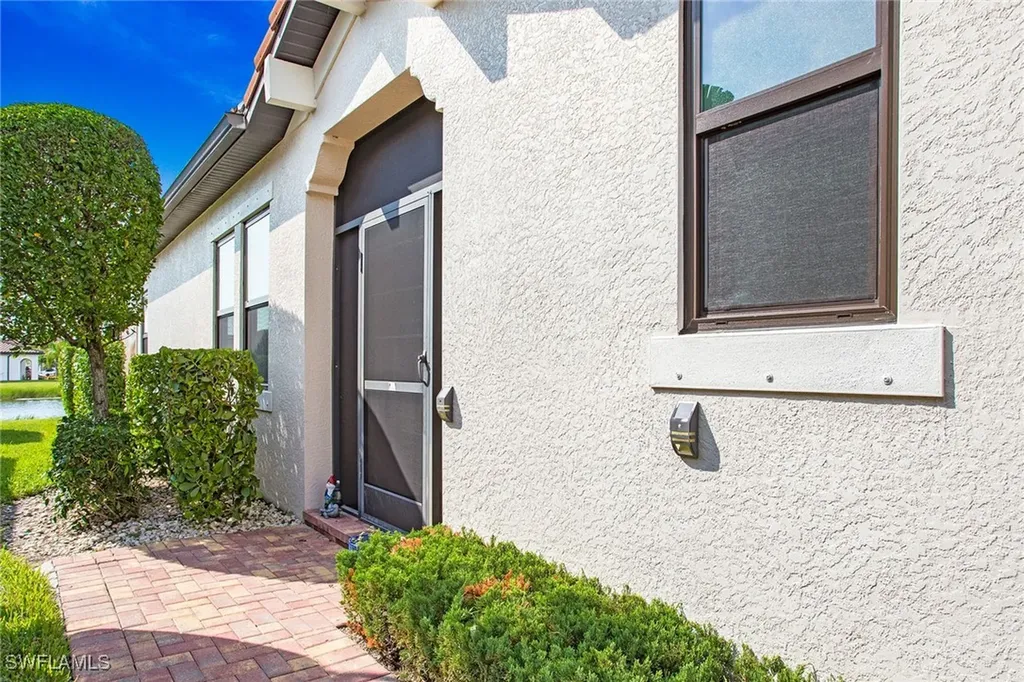 1433 Lucena Lane S Naples FL 34113