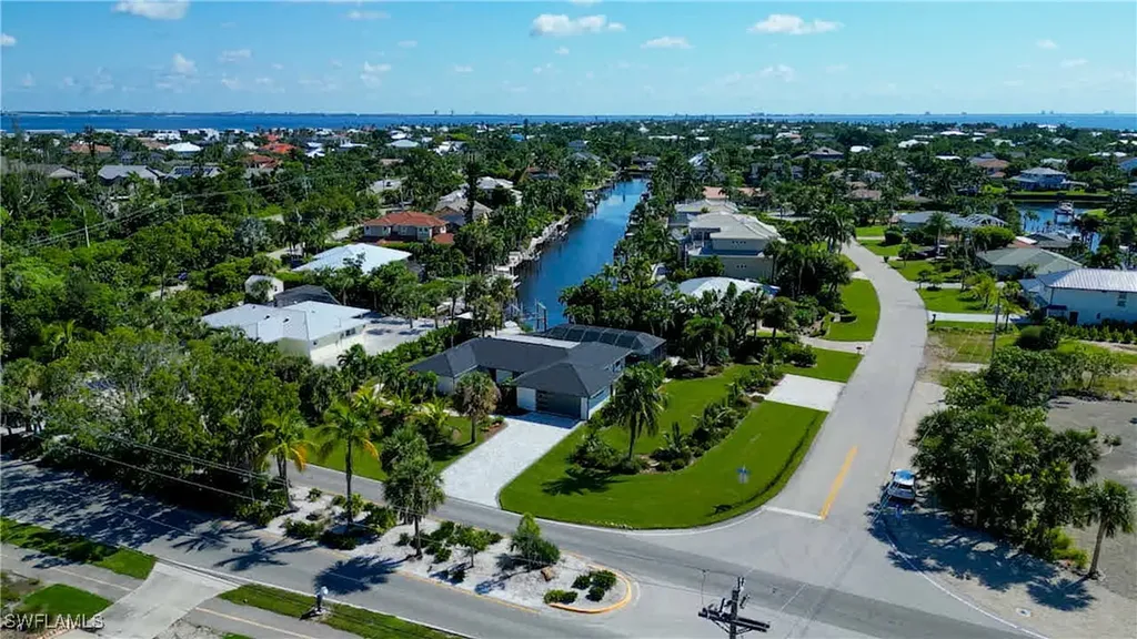 1022 Lindgren Boulevard Sanibel FL 33957