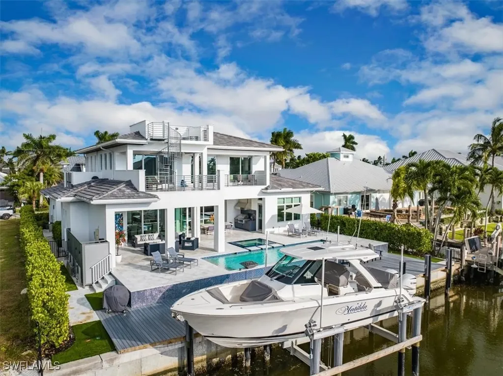 2130 Snook Drive Naples FL 34102