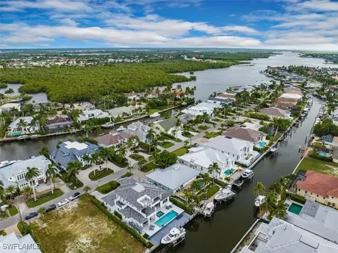 2130 Snook Drive Naples FL 34102