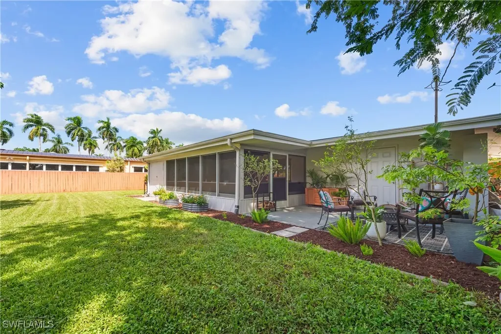 876 Dean Way Fort Myers FL 33919