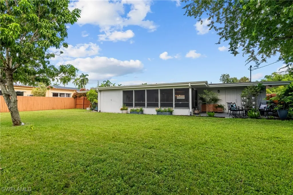 876 Dean Way Fort Myers FL 33919