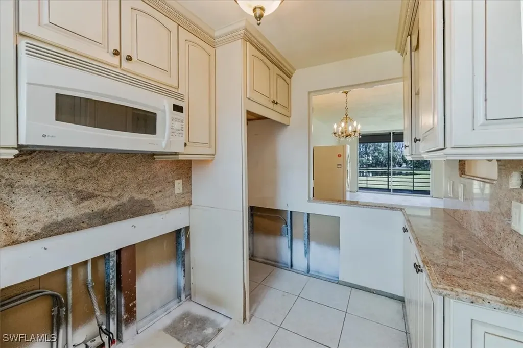 501 Forest Lakes Boulevard Naples FL 34105