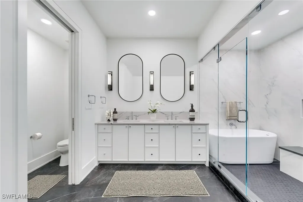 82 9th Street S Naples FL 34102