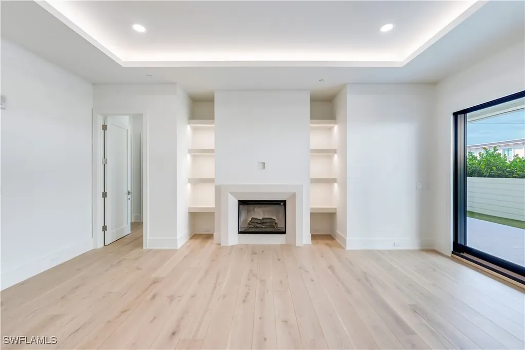 82 9th Street S Naples FL 34102