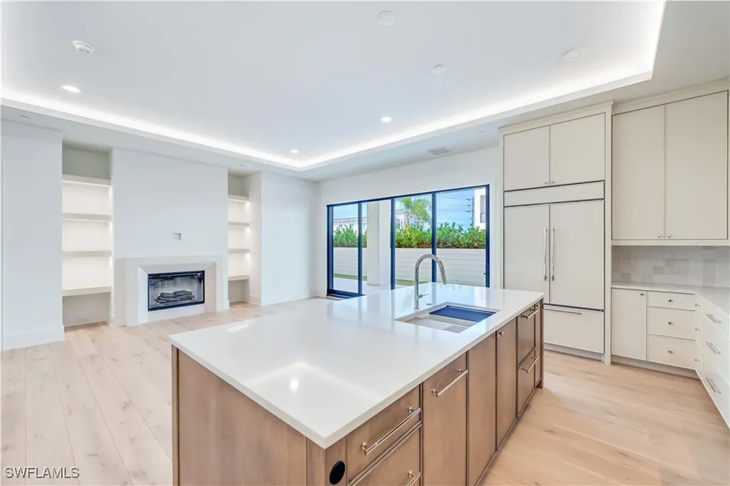 82 9th Street S Naples FL 34102