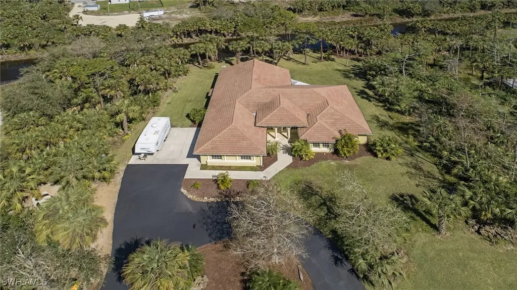880 5th Street NW Naples FL 34120
