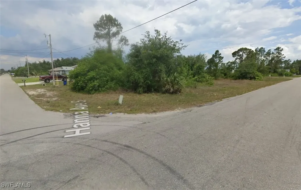 2727 6th Street SW Lehigh Acres FL 33976