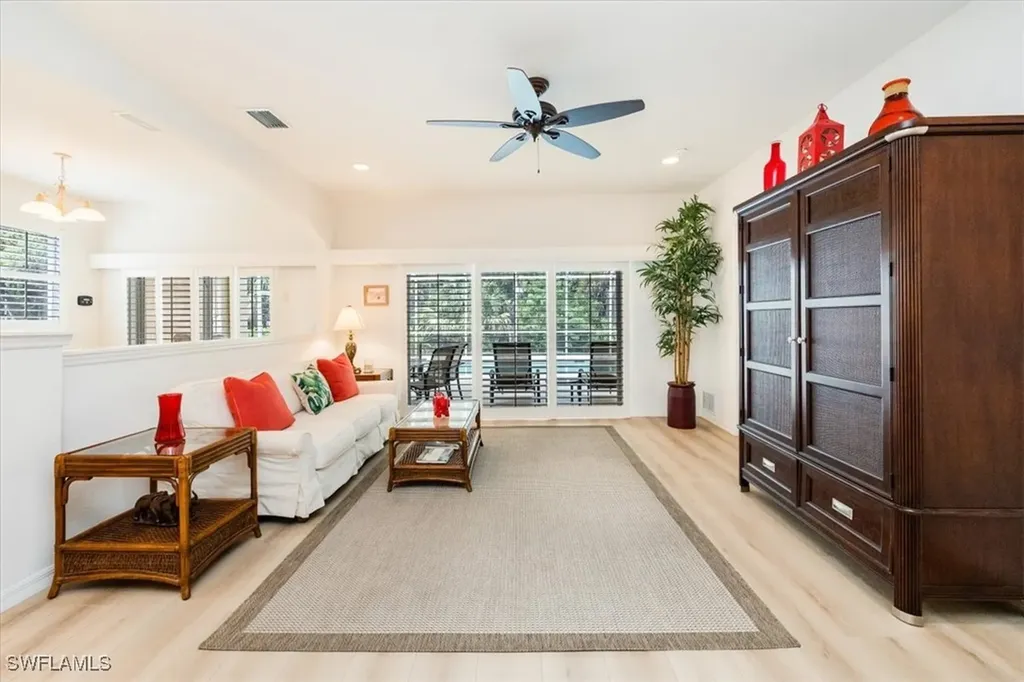 7817 Stratford Drive Naples FL 34104