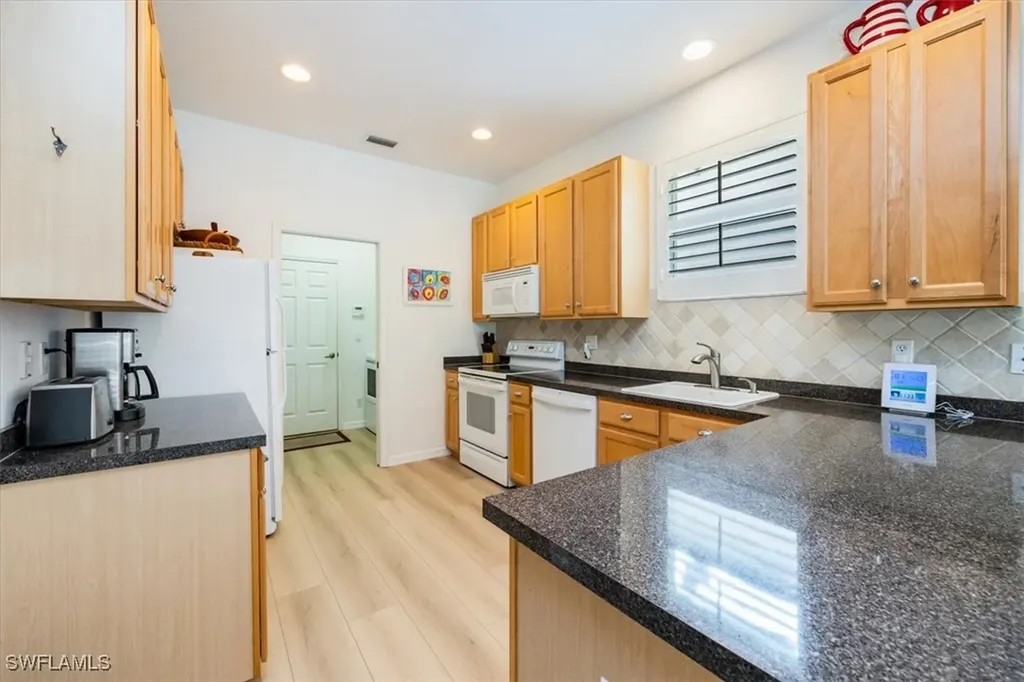 7817 Stratford Drive Naples FL 34104