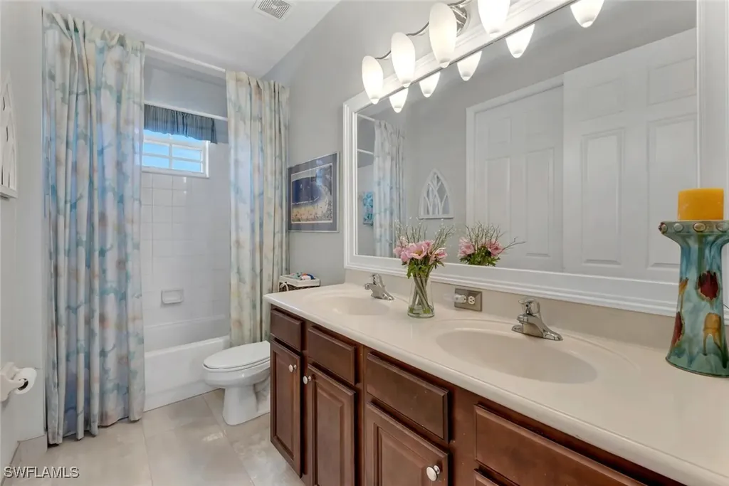 6863 Del Mar Terrace Naples FL 34105